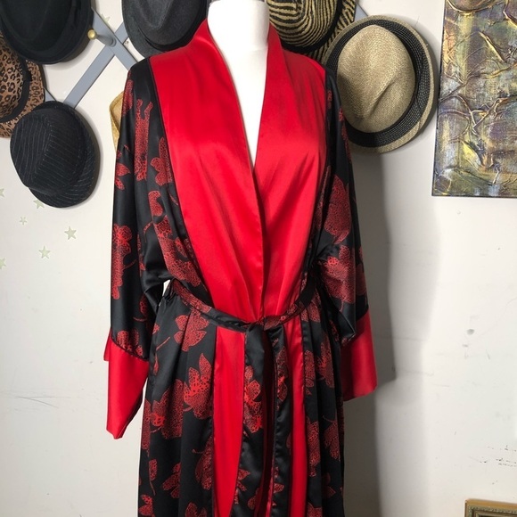 Victoria Secret Collection Satin Kimono - Picture 6 of 10